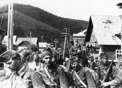 Hungarian troops on the move