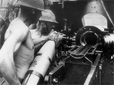Romanian gun crew preparing for action