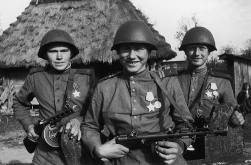 Soviet troopers liberate another village