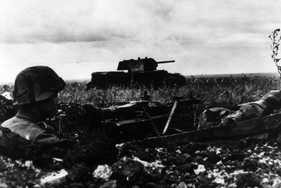 Grenadiers position near a knocked out KV-1