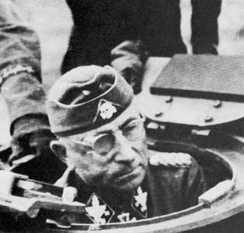 General Paul Hausser commander of the SS-Panzerkorps