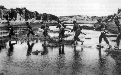 Highland Troops cross a Wadi