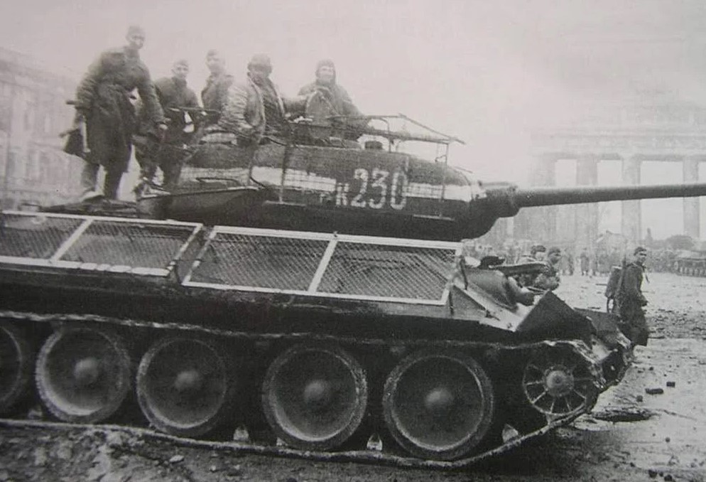 T-34/85 with bedspring