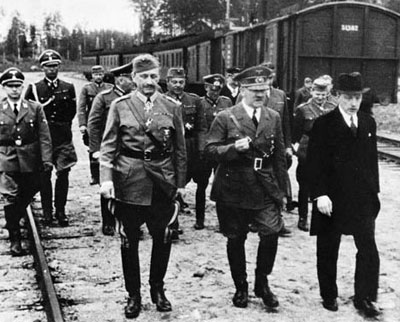 Mannerheim (left) and Hitler (right)