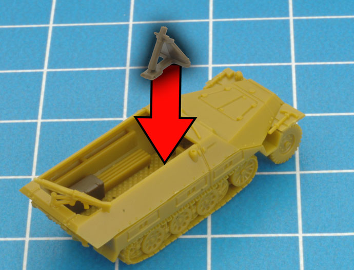 Assembling Sd Kfz 251 (8cm)	