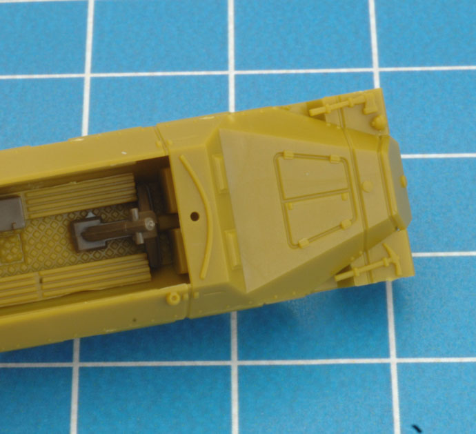 Assembling Sd Kfz 251 (8cm)	