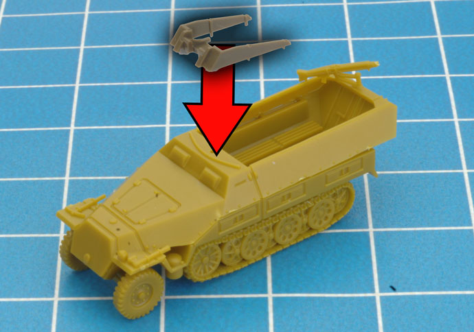 Assembling Sd Kfz 251 (8cm)	