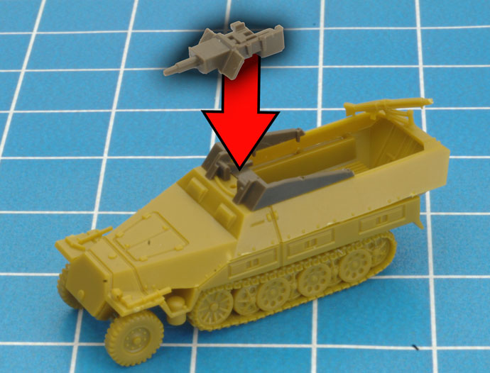 Assembling Sd Kfz 251 (8cm)	