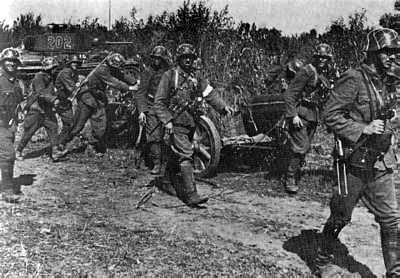 A Hungarian infantry on the move.