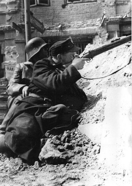 AK troops in Warsaw 1944