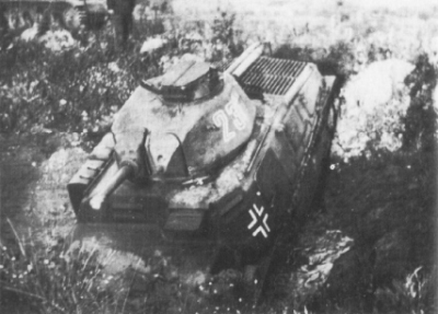 A captured SOMUA S-35 fitted to the two-piece hatch