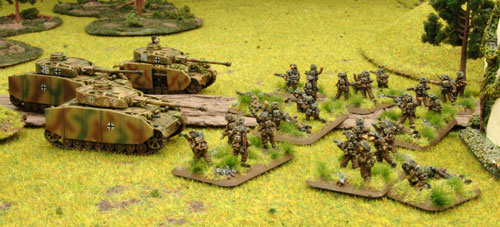 The 2nd Rifle Platoon advances on the Panzers