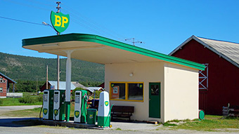 Pimp Your Pumps &ndash; Decorating the Petrol Station