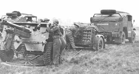 Setting up the 25-pdr gun